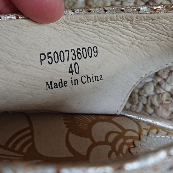 Fly London Yazu cool pearl Silver Perforated Leather Wedge size 9.5 - Picture 10 of 14